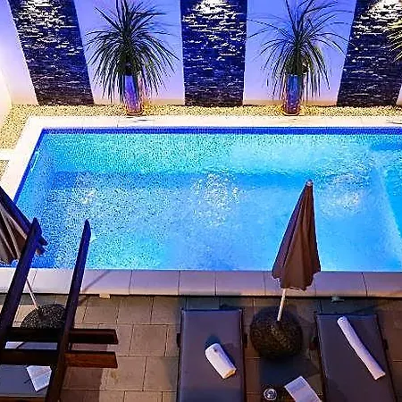 Rustica With Exclusive Pool Use Hotel 4*
