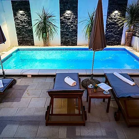 Hotel Rustica With Exclusive Pool Use Zadar
