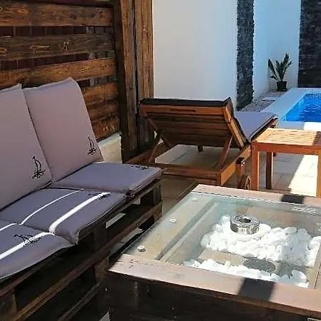 Hotel Rustica With Exclusive Pool Use 4*